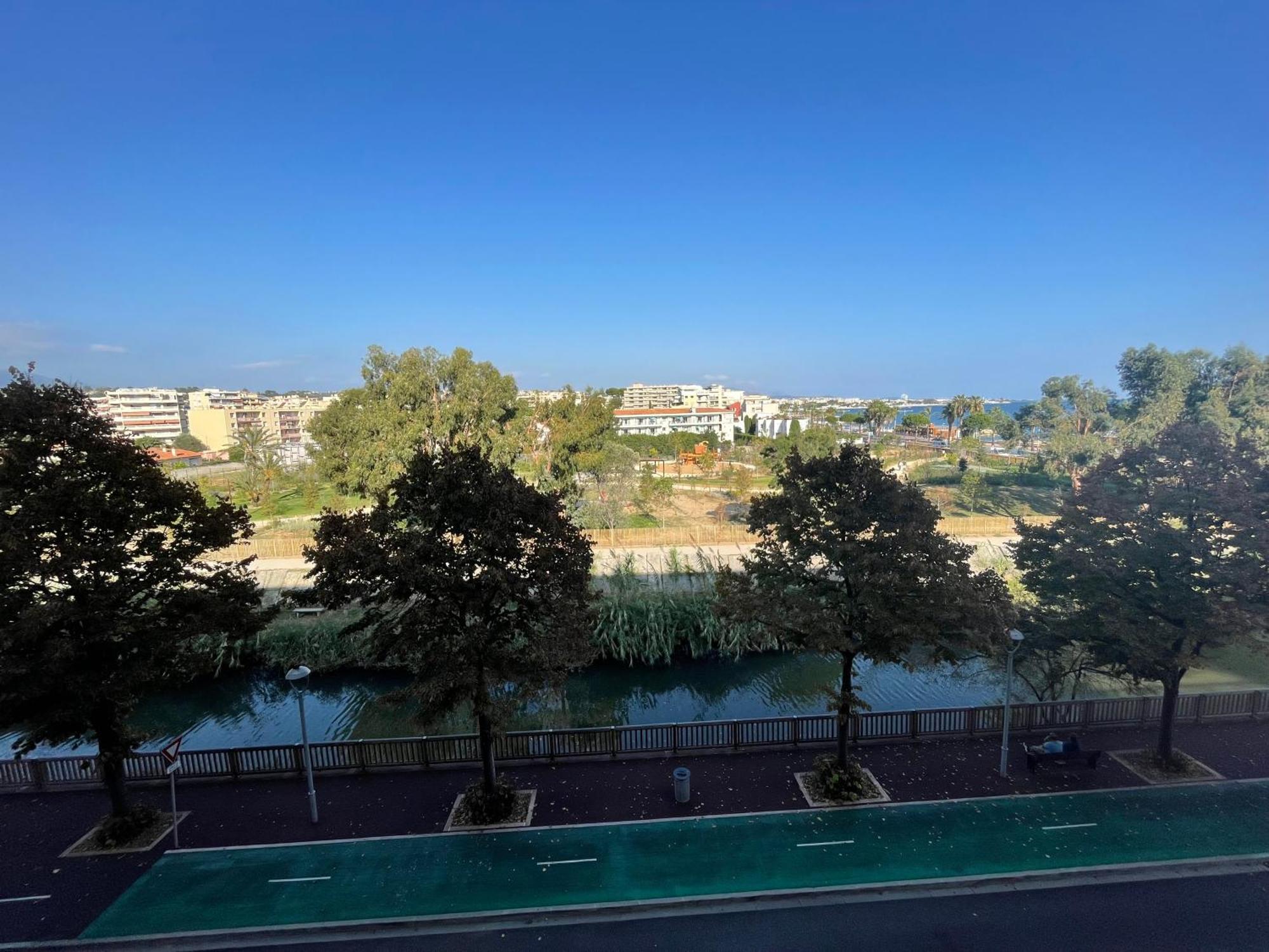 Vue Sur Mer - Magnifique Appartement Tout Confort - Terrasse Et Parking Prive Cagnes-sur-Mer Ngoại thất bức ảnh